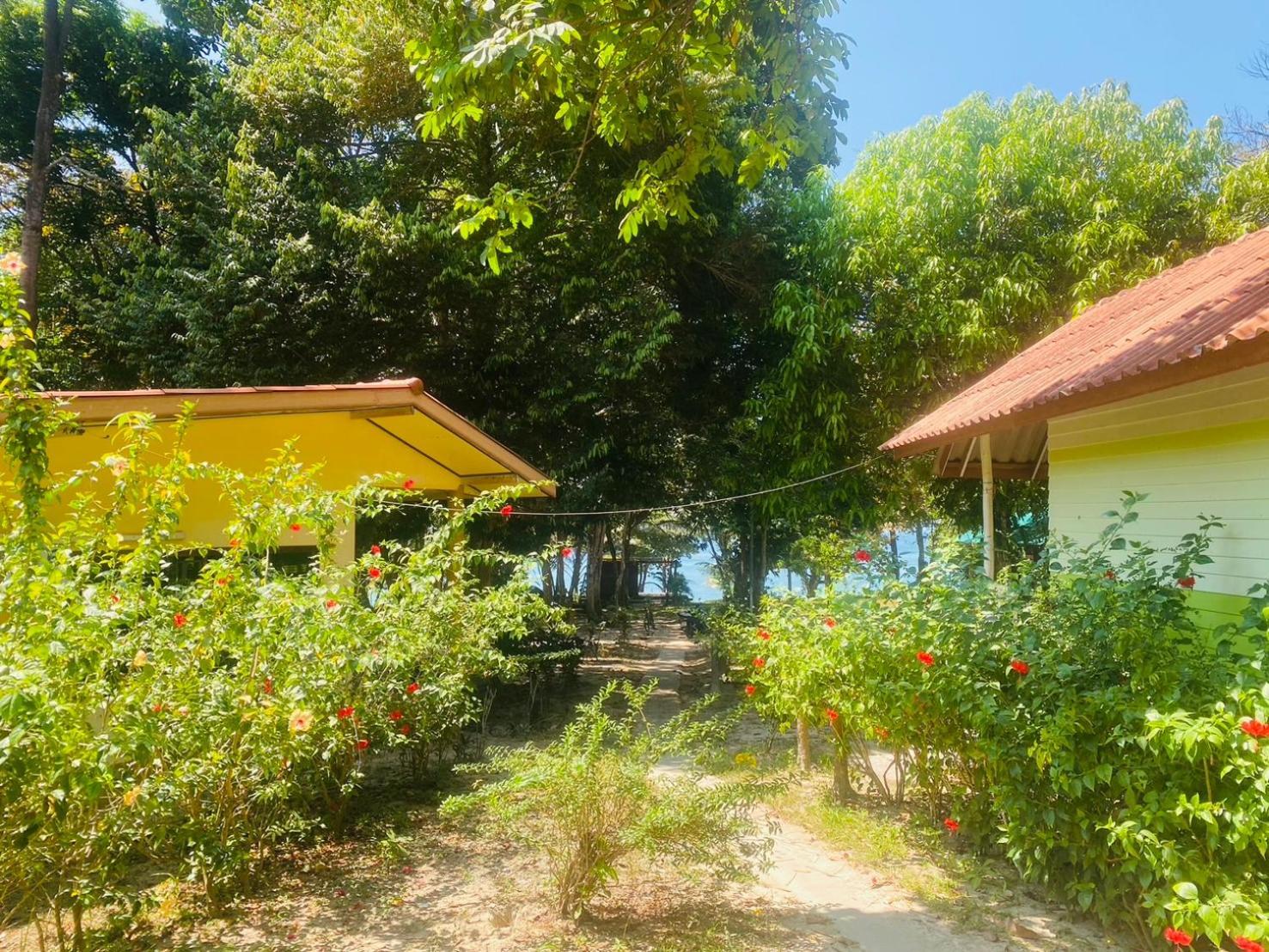 Banana Resort Koh Phayam Exterior photo