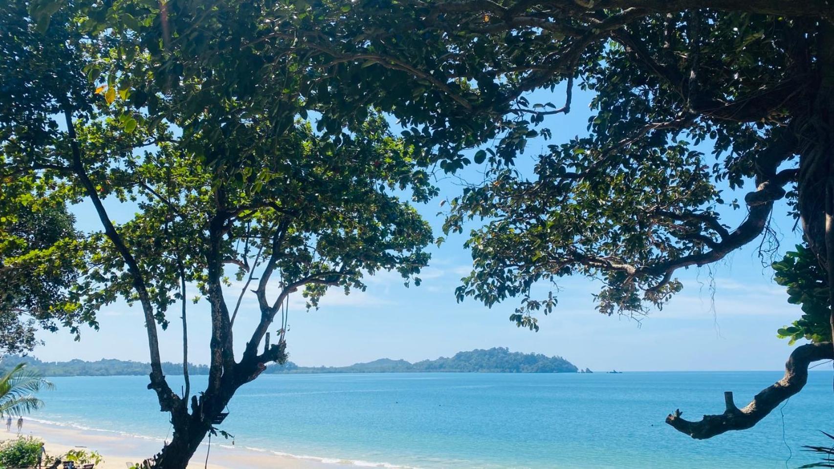 Banana Resort Koh Phayam Exterior photo